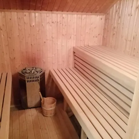 Geraeumiges In Ruhiger Lage